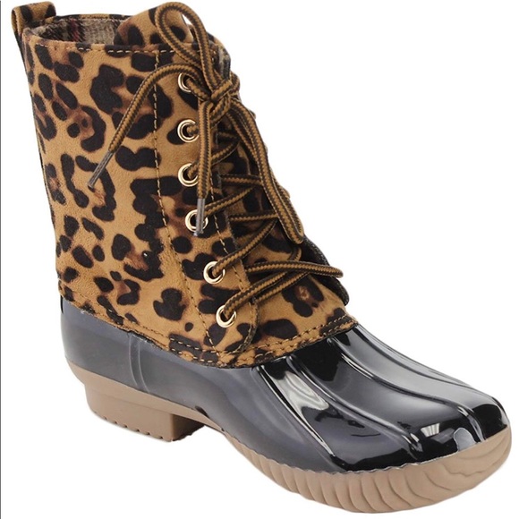 🎉HP🎉NEW DUCK BOOTS 🎊IN LEOPARD AND BLACK - Picture 4 of 8